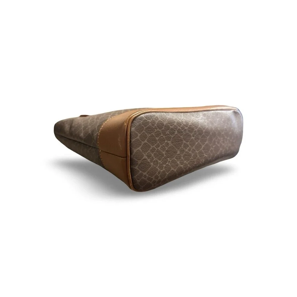 Nina Ricci 12x9x4 examine